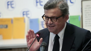 Nervi tesi nel Terzo Polo: Calenda strizza l'occhio al centrodestra, renziani stizziti