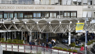 “Problemi cardiaci e respiratori”. Papa Francesco in ospedale, cosa dicono i sanitari