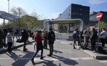 L'ultima sfida di Silvio, ore d'ansia per Berlusconi in terapia intensiva