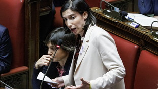 Schlein già perde pezzi. Rivolta, scatta la fuga verso il Terzo polo