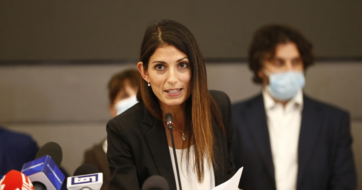 Raggi vuole un referendum che non si può fare: gaffe su armi e Ucraina ...