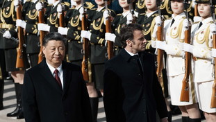 “Resa alla Cina, un viaggio disastroso”. La reazione degli Usa su Macron