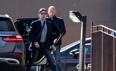 Berlusconi resta in terapia intensiva, il via vai di figli e amici