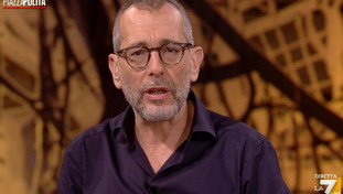 “Che figura di me***”. Formigli fa il paladino della libertà di stampa ma ignora Giletti