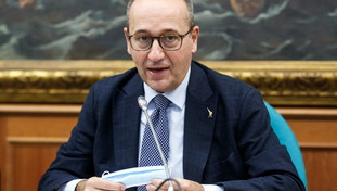 “Per colpa delle politiche di austerità...”. Bagnai esplode contro l'Ue sul debito italiano