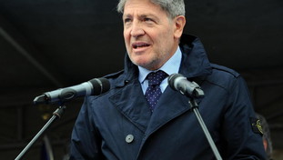 Valenti commissario per i migranti. E i sindaci Pd scatenano la protesta