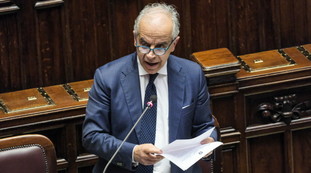 Basta offese a chi salva le persone. L'attacco di Piantedosi