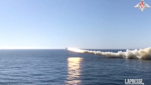 Il missile supersonico dei russi spaventa la Nato: l'ultima esercitazione | GUARDA