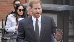 Patto tra mio padre e Murdoch per..., siluro di Harry: l'accusa più grave