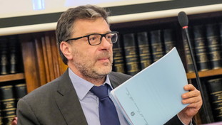 Garanzia di 100 milioni dall'Italia al fondo Bei per Kiev. L'annuncio del ministro Giorgetti