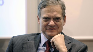 “Così l'Europa commissaria l'Italia”. L'ex membro della Bce denuncia Bruxelles