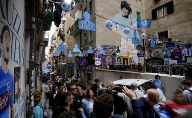 Napoli-Salernitana posticipata a domenica. Tutto pronto per la festa scudetto