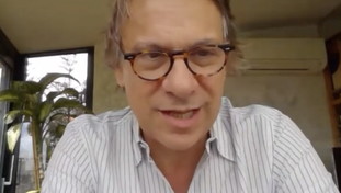 Comunista con l'armocromista, ciclone Porro su Schlein