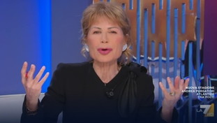 Tu ti sentirai una cavalletta... Gruber sbotta, la lite con Italo Bocchino