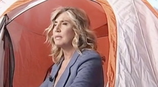 Topaie a 600 euro, Merlino sposa la protesta degli studenti: da dove va in onda