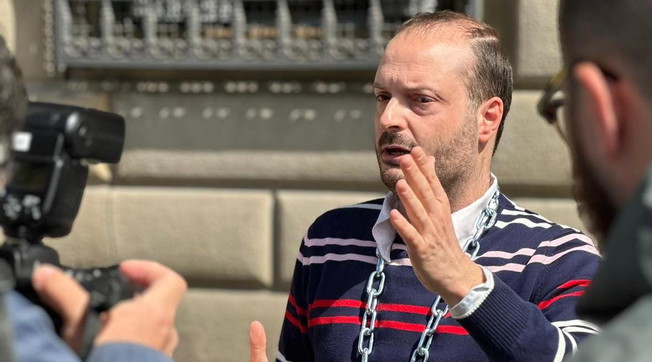 Multe archiviate a..., protesta clamorosa del consigliere FdI: chi trema | VIDEO