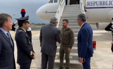 Zelensky è arrivato a Roma, accolto dal ministro Tajani