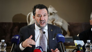 Salvini sgrida Schlein sull'Emilia-Romagna e resta senza parole per le proteste della sinistra