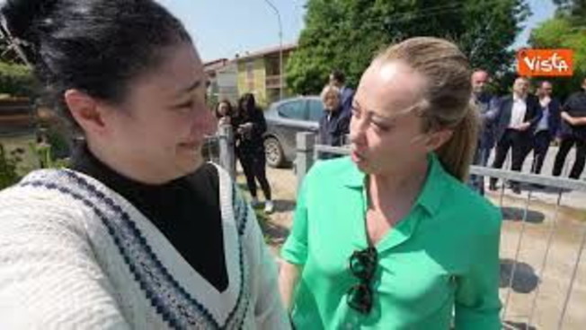 Meloni a una donna in Emilia Romagna: Facciamo del nostro meglio per ...