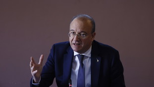 L'inflazione si mangia le risorse per le scuole: Valditara smaschera la sinistra