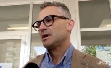 “Aveva già avuto difficoltà”. La testimonianza sullo studente che ha accoltellato la prof