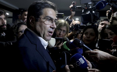 Pd in frantumi sull'utero in affitto. Schlein sotto il fuoco amico: Intollerabile