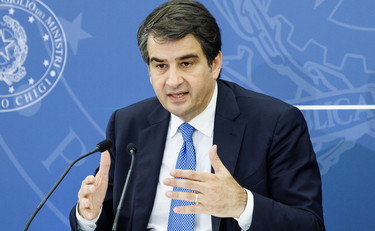 I soldi del Pnrr non verranno spesi per le armi. La promessa di Fitto