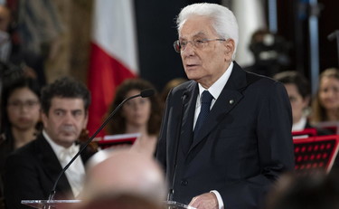Diritto al lavoro è diritto alla felicità. Mattarella ricorda la Costituzione