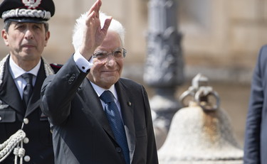 Difesa europea nuova sfida per le forze armate. L'annuncio di Mattarella