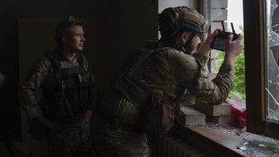 Sfondate le prime linee, l'offensiva ucraina è partita. Mosca accusa: raid sugli sfollati