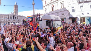 “Omofobi e stro...”. Rocca aveva ragione: solo slogan e insulti al Gay Pride