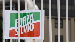 Soliti veleni su Berlusconi. Spunta la vignetta choc: che fine fa il Cav