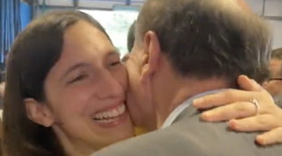 Altro che nuovo Pd. Schlein imbarca Bersani e prova tenersi De Luca