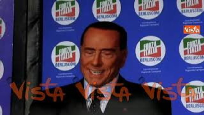 Quando Berlusconi nel 2017 raccontò la barzelletta del suo incontro col Padreterno