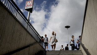 Nubifragio a Roma: città paralizzata dagli allagamenti, caos sulla metro A