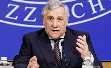 Futuro di Forza Italia, il partito si compatta. Tajani verso la reggenza