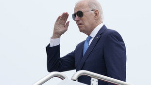 Biden si trasforma nel presidente britannico: l'incredibile gaffe