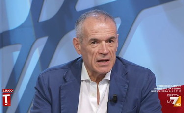 Non dovevano stare zitti. Berlusconi, Cottarelli inchioda il M5s