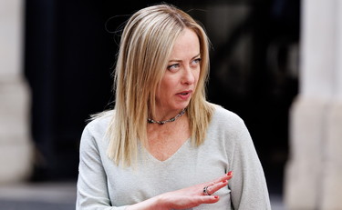 Ascolterò gli 007 italiani. Crisi in Russia, Meloni convoca vertice di esperti