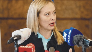 Mes rinviato a settembre. La maggioranza si ricompatta, proteste Pd