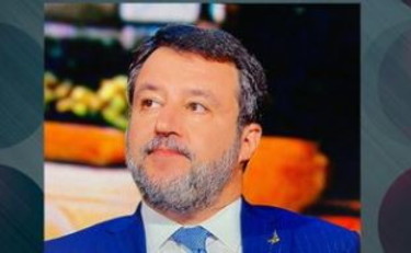 In monopattino con casco e assicurazione. Salvini anticipa il codice della strada