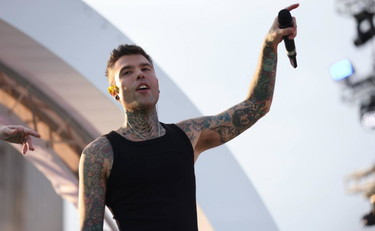 Perché ci continui a insultare?. Fedez si scaglia contro Gerry Scotti