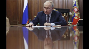 È un uomo disperato. Vespa mette in guardia su Putin: cosa può fare adesso