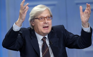 Sgarbi senza freni: raffica di volgarità. E al Maxxi scoppia il caso