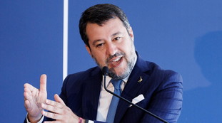 Uniti contro la sinistra. Salvini incontra Le Pen, il piano per le Europee