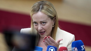 Lei pensi a Cuba e Venezuela. Meloni che stoccata a Elly Schlein