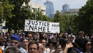 Raccolta fondi milionaria per l'agente, briciole alla famiglie di Nahel