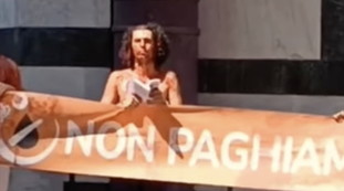 Nuovo blitz a Firenze, cosa imbrattano i teppisti di Ultima Generazione