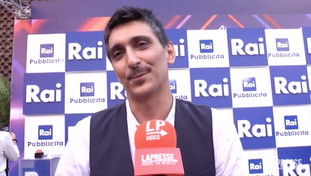 La rivolta contro Fiorello rischia di far chiudere Viva Rai2 | GUARDA