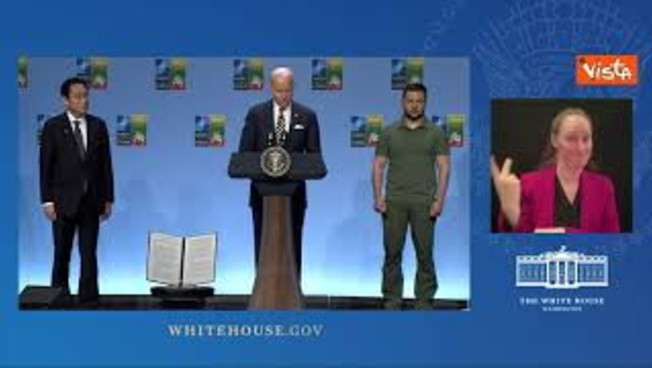 Ennesima gaffe di Biden, al vertice di Vilnius chiama Zelensky 